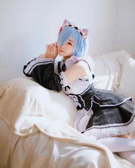 黑丝美腿格外诱人!清纯系韩妹Coser“luppicos”赏