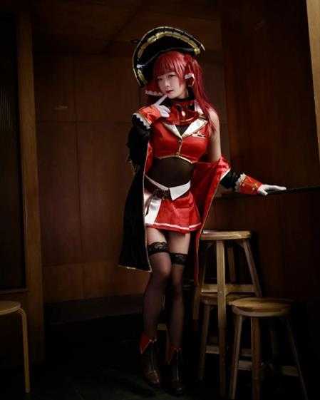 黑丝美腿格外诱人!清纯系韩妹Coser“luppicos”赏