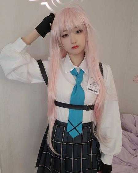 黑丝美腿格外诱人!清纯系韩妹Coser“luppicos”赏