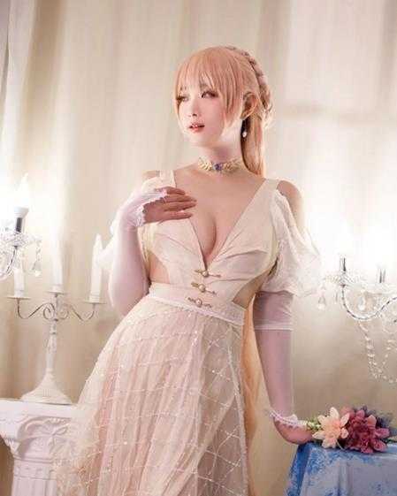 黑丝美腿格外诱人!清纯系韩妹Coser“luppicos”赏