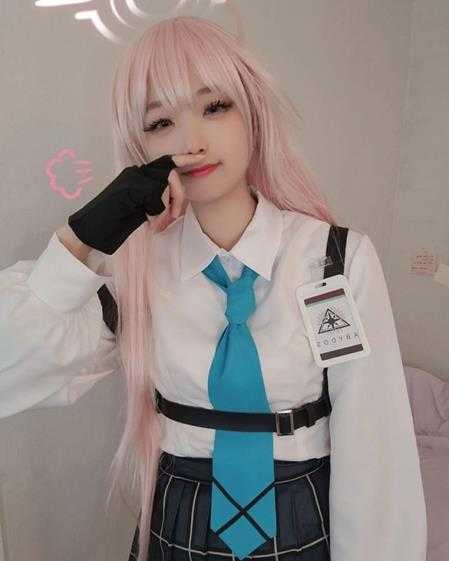 黑丝美腿格外诱人!清纯系韩妹Coser“luppicos”赏