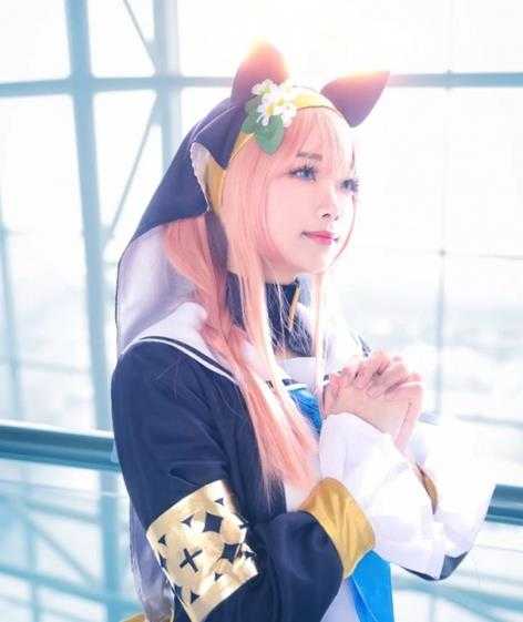 黑丝美腿格外诱人!清纯系韩妹Coser“luppicos”赏