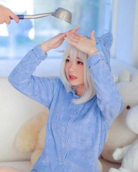 黑丝美腿格外诱人!清纯系韩妹Coser“luppicos”赏