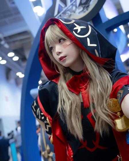 黑丝美腿格外诱人!清纯系韩妹Coser“luppicos”赏